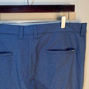 Travis Mathew Men's dark blue flat front Golf Shorts 36 9" inseam EUC perf